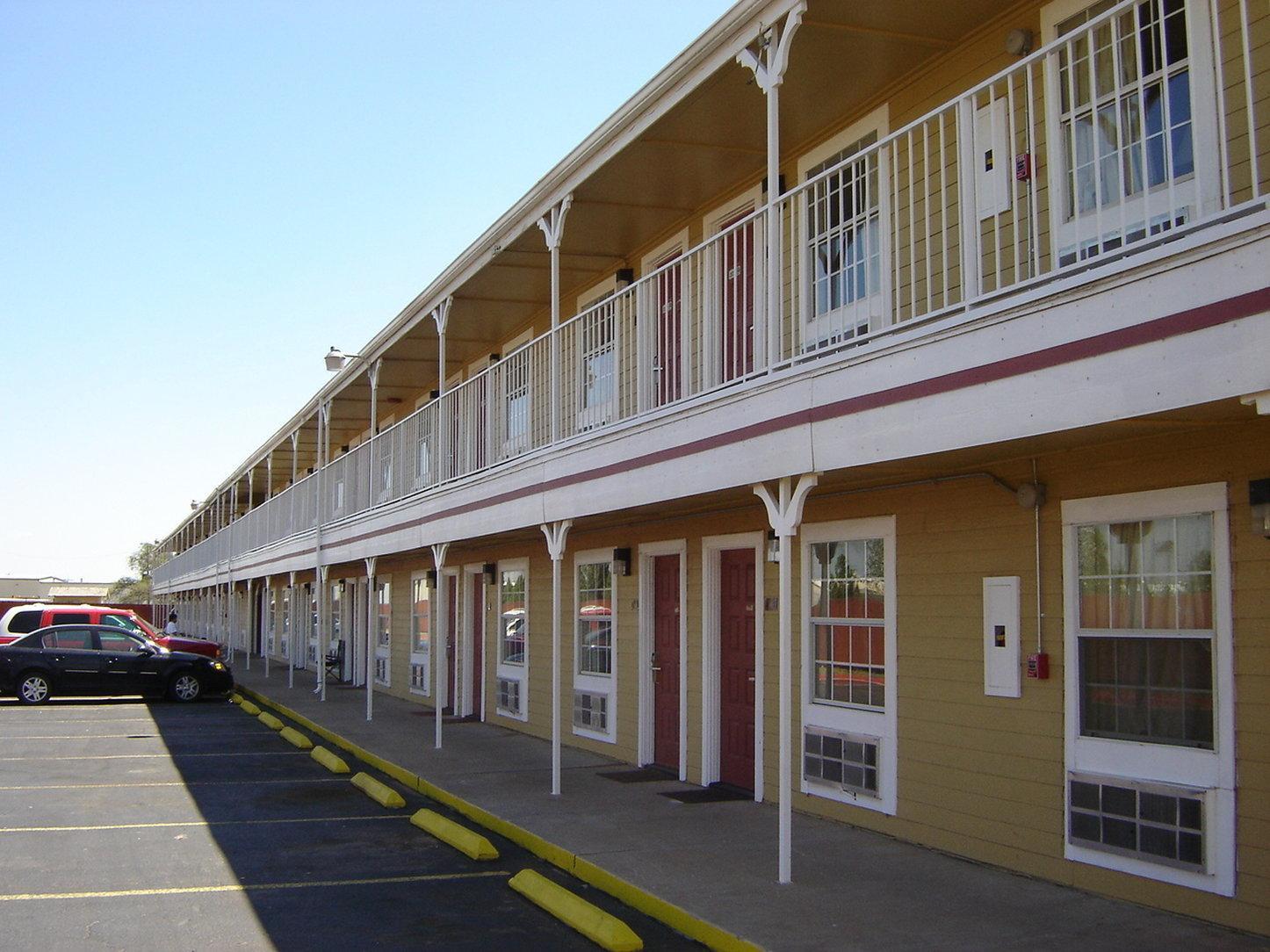 Victorian Inn Midland Extérieur photo